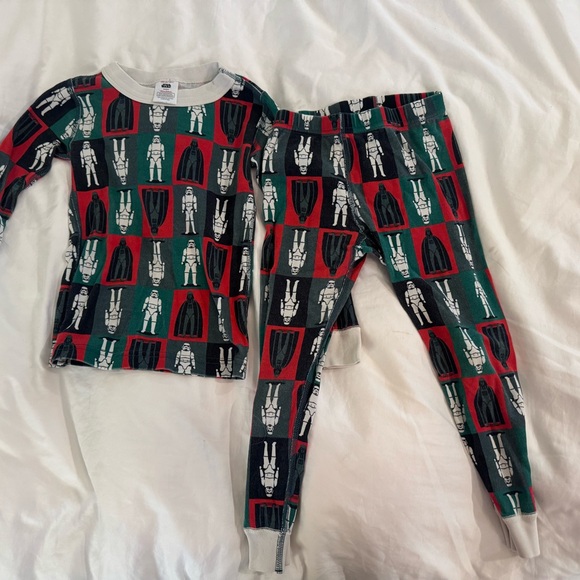 Hanna Andersson Star Wars Holiday Pajama Set - Red, Green, Black - Picture 1 of 4